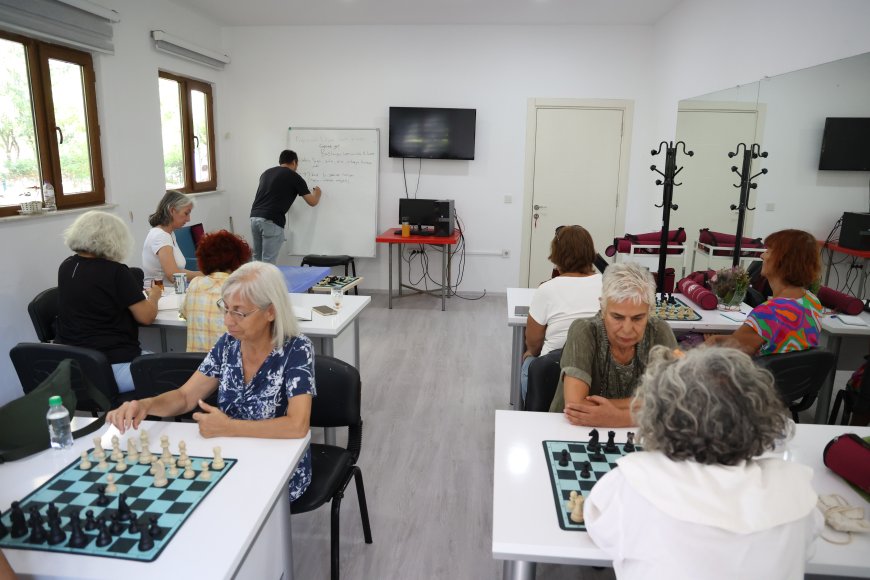 Büyükşehir’den yaş alan Antalyalılara hayatın her alanında destek