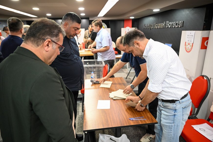Antalya Ticaret Borsası’nda seçim heyecanı: 2026-2030 döneminin meslek komitesi ve meclis üyeleri belirlendi