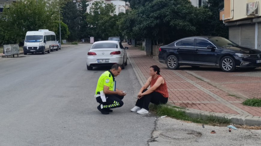 Manavgat’ta kavşakta motosiklet ile otomobil çarpıştı: Sürücü gözyaşlarına boğuldu