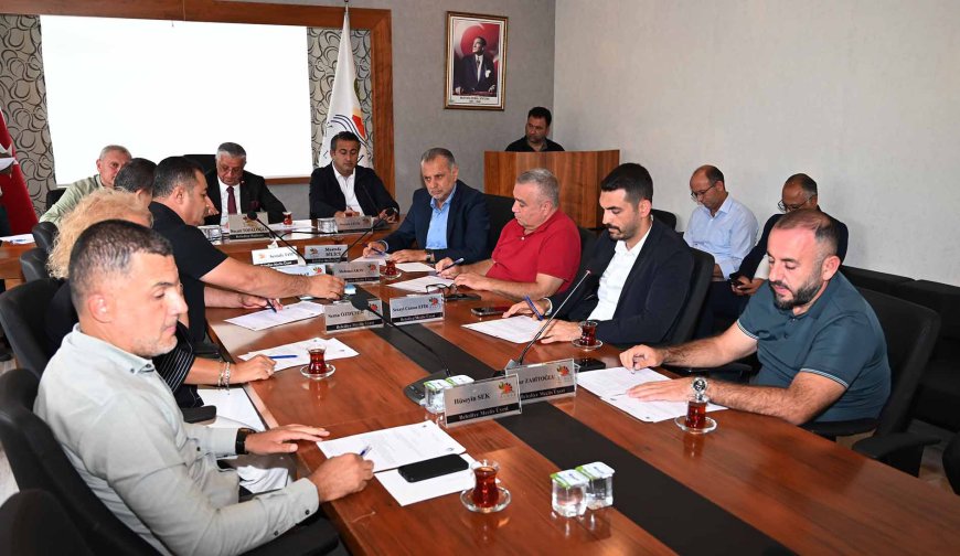 Kemer Belediyesi Meclisi’nde 2027 bütçesi ve turizm fuarları gündemde