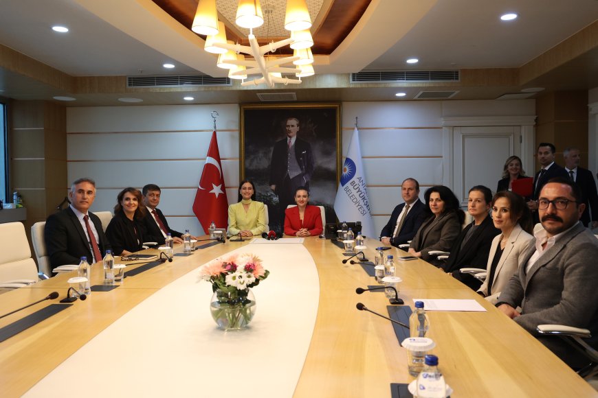 Korkuteli’ne 11 bin ton sıcak asfalt ve Çevre Dostu Çiftçi Kart desteği