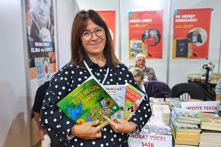 Antalya Kitap Fuarı’nda ikinci gün yoğunluğu: Yağmura rağmen uzun kuyruklar olu