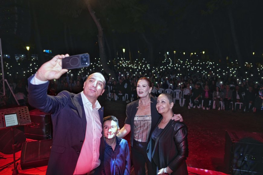 Konyaaltı Caz Festivali’nde yağmur dinlemedi, müzik susmadı