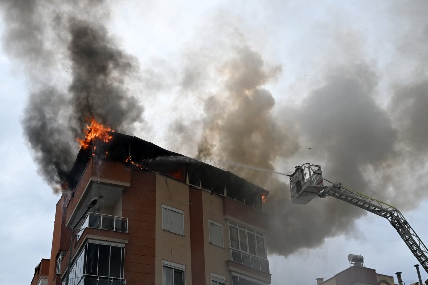 Antalya’da 5 katlı binada korkutan yangın: Dubleks daire kullanılamaz hale geldi