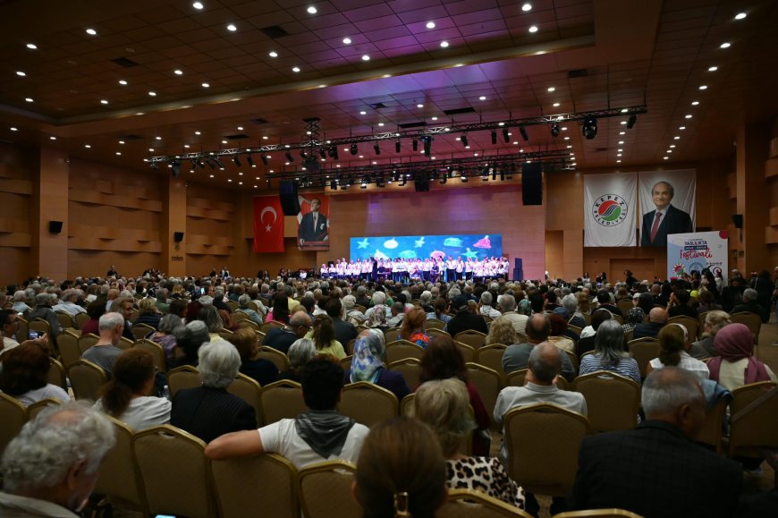 Kepez’de kuşaklar ve kültürler aynı sahnede buluştu: Festival renkli finalle sona erdi