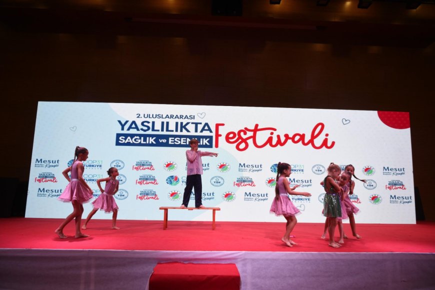 Kepez’de kuşaklar ve kültürler aynı sahnede buluştu: Festival renkli finalle sona erdi