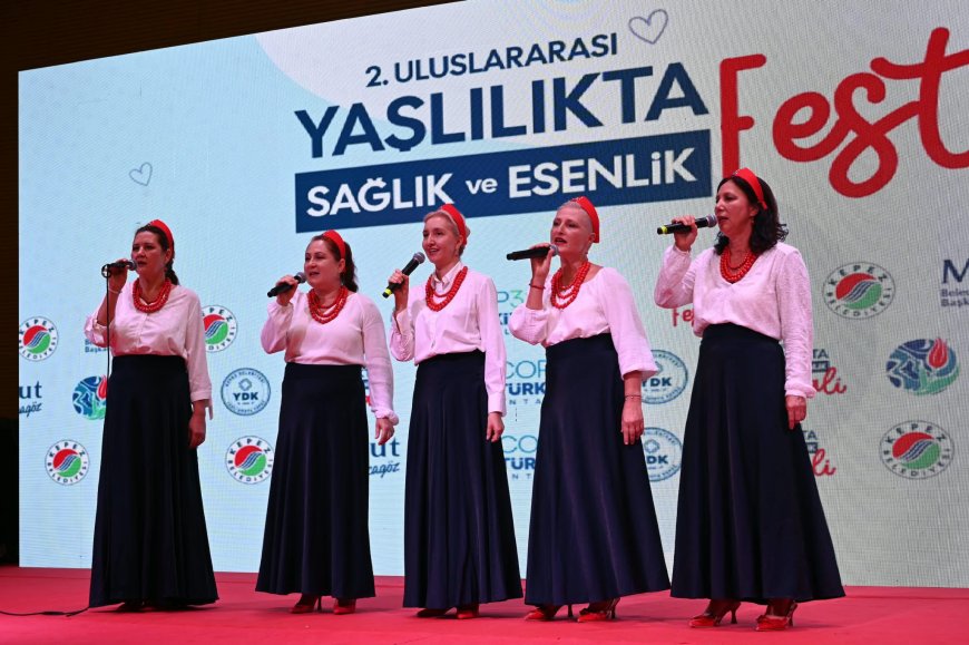 Kepez’de kuşaklar ve kültürler aynı sahnede buluştu: Festival renkli finalle sona erdi