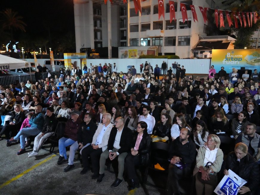 Alanya’da 10 gün süren kitap şöleni sona erdi: Her gün 2 binden fazla öğrenci katıldı