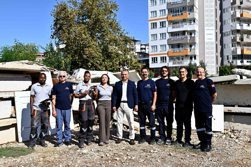 Antalya’da enkaz altındaki canlara “Kahraman Fareler” ulaşacak