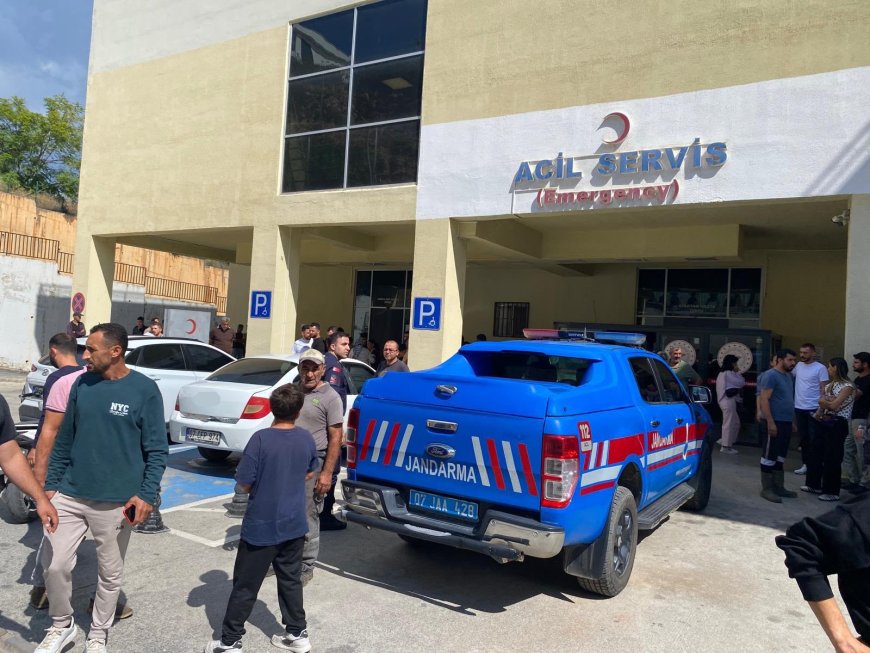 Gazipaşa’da iş makinesine sıkışan 15 yaşındaki çocuk ağır yaralandı