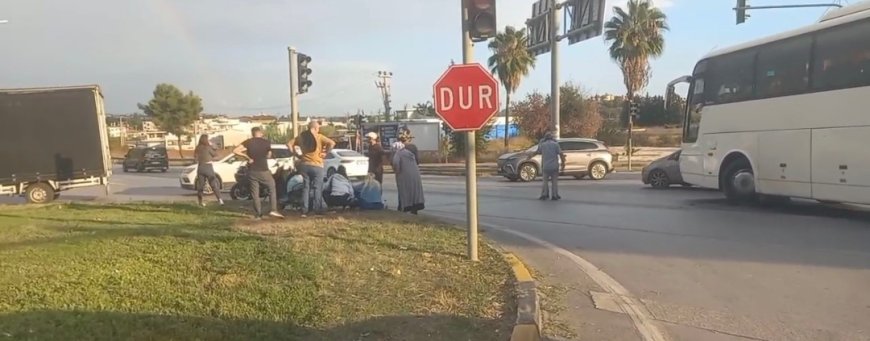 Manavgat’ta servis otobüsü ile motosiklet çarpıştı: 1 yaralı