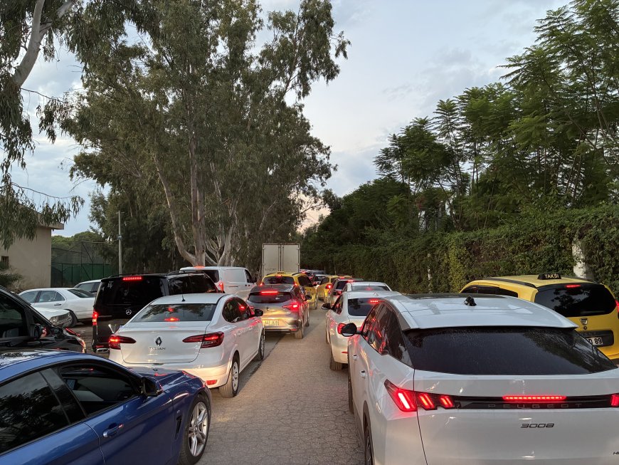 Kundu’da 4 kilometrelik yol çalışması bitmedi: Uzay Kongresi trafiğinde uzun kuyruklar oluştu