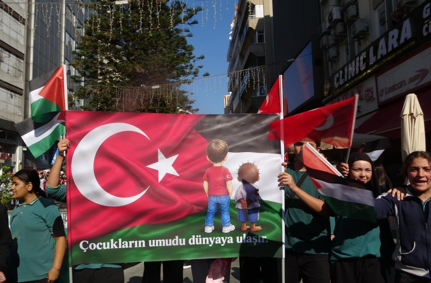 Antalya’da binlerce öğrenci Filistin için yürüdü