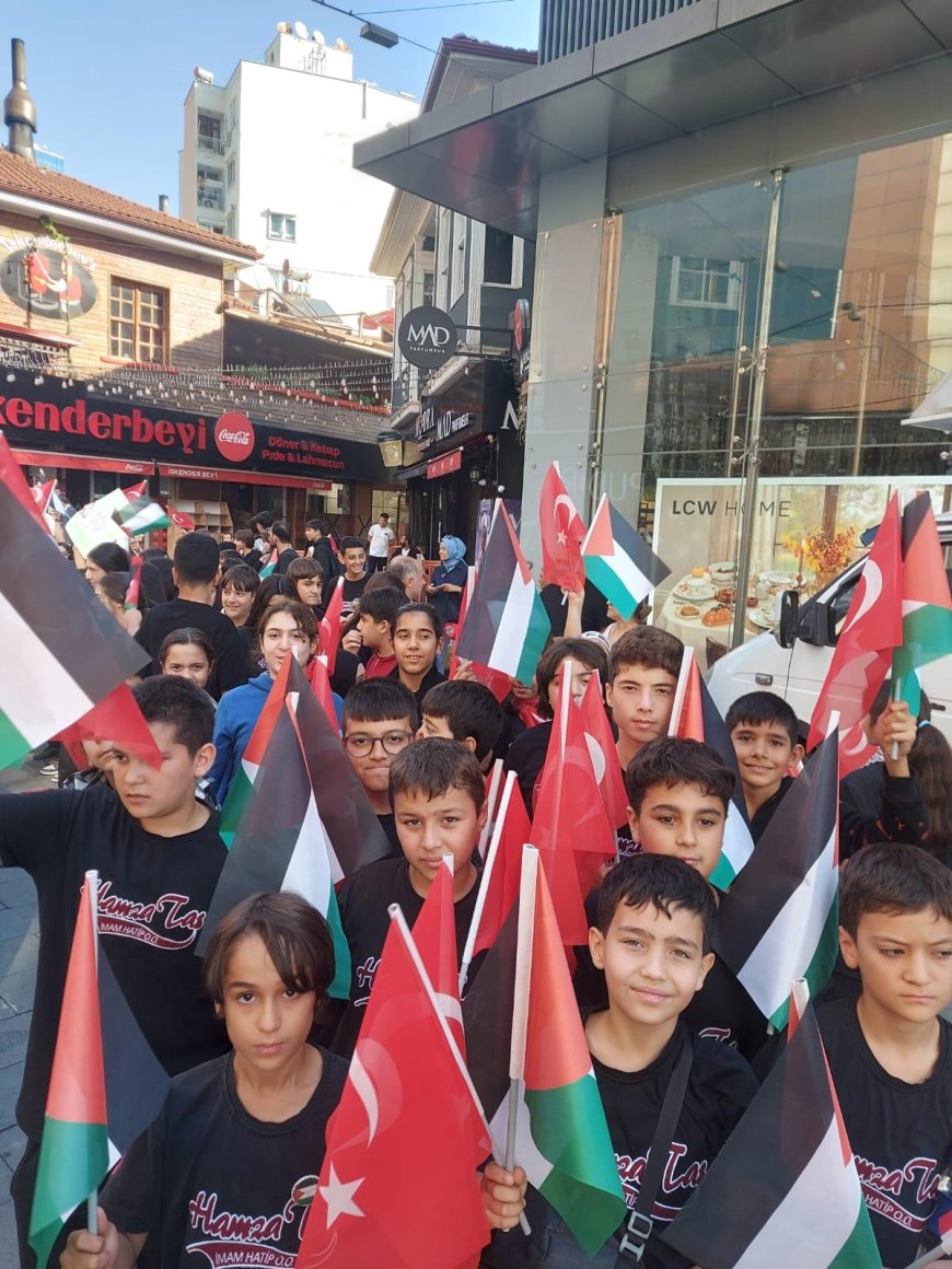 Antalya’da binlerce öğrenci Filistin için yürüdü
