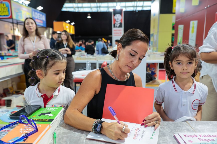 Antalya Kitap Fuarı’na öğretmenlerden tam not: Sınıf kütüphaneleri zenginleşiyor