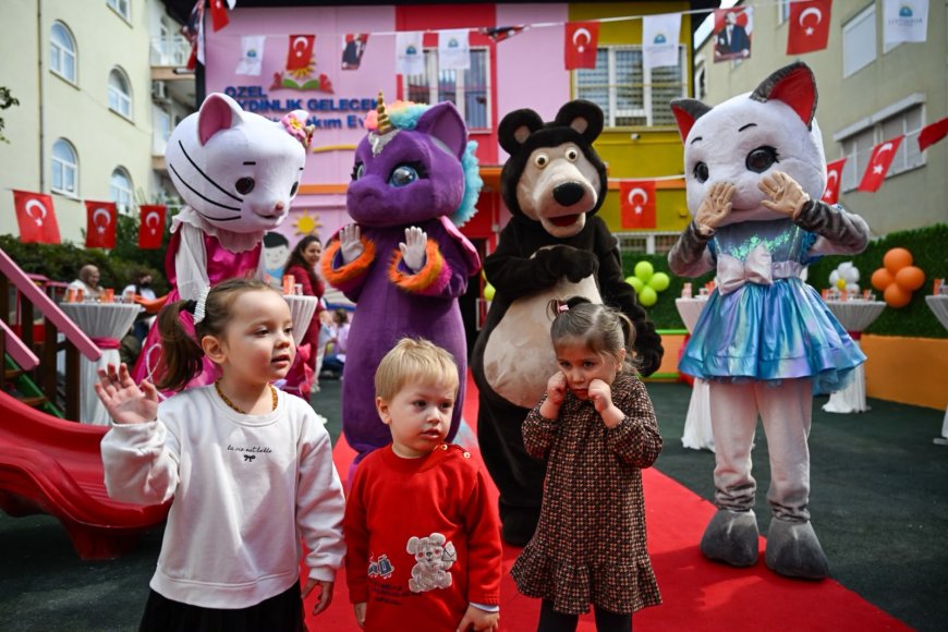 Korkuteli’nde çifte açılış: 60 çocuk kapasiteli bakımevi ve sokak hayvanları yaşam alanı hizmette