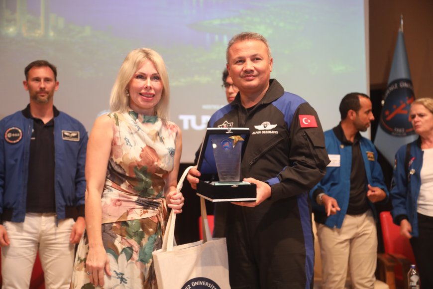 Antalya’da 11 astronot üniversitelilerle buluştu: Uzay deneyimlerini gençlerle paylaştılar