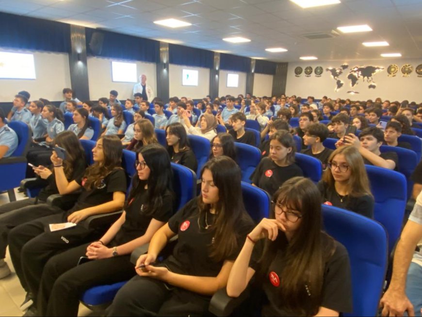 Antalya’da astronotlardan uçak okuluna ziyaret: Öğrencilerle uzay ve havacılığı konuştular