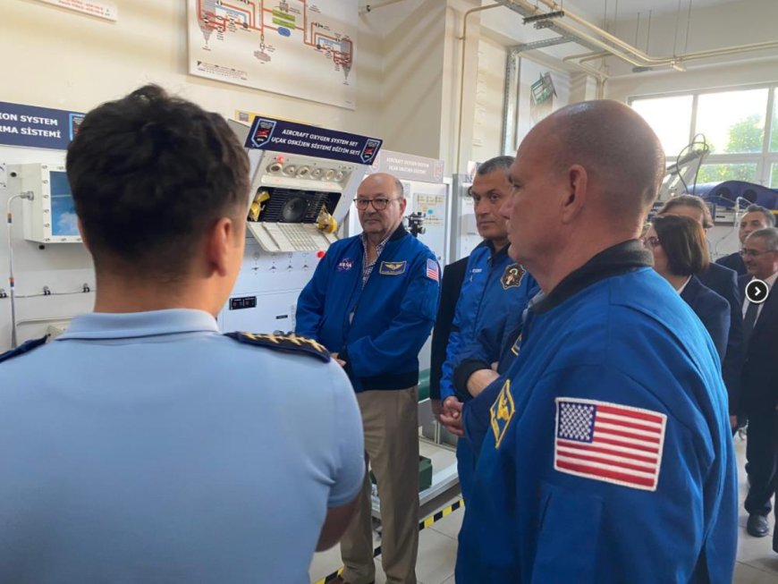 Antalya’da astronotlardan uçak okuluna ziyaret: Öğrencilerle uzay ve havacılığı konuştular