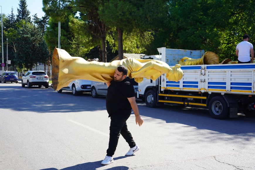 Antalya’da Altın Portakal heyecanı başladı: Venüs heykelleri kentin dört bir yanında