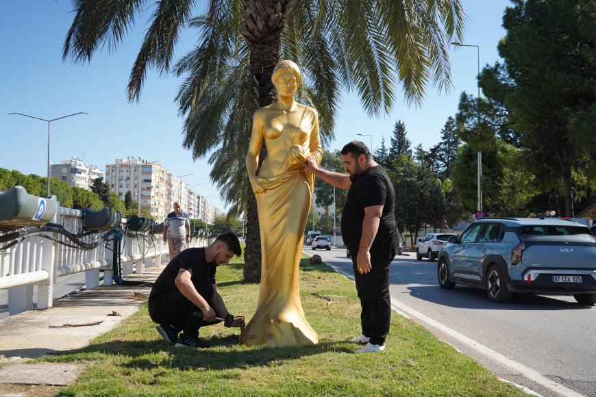 Antalya’da Altın Portakal heyecanı başladı: Venüs heykelleri kentin dört bir yanında