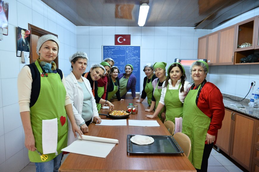 Muratpaşa’da meslek edindirme kurslarına kayıtlar başladı: Eğitimler 12 Ekim’de başlıyor