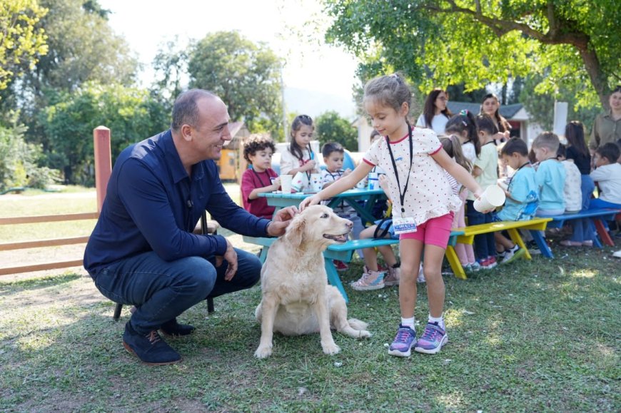 Konyaaltı’nda miniklerden can dostlara anlamlı ziyaret: Başkan Kotan çocuklarla buluştu