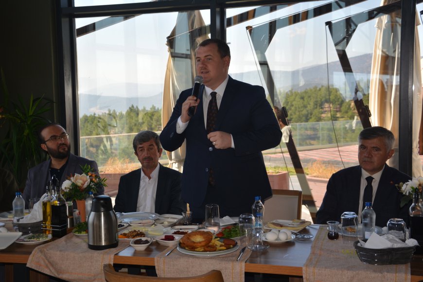 Korkuteli’nde din görevlileri buluştu: Kaymakam Yılmazer’den birlik ve beraberlik mesajı