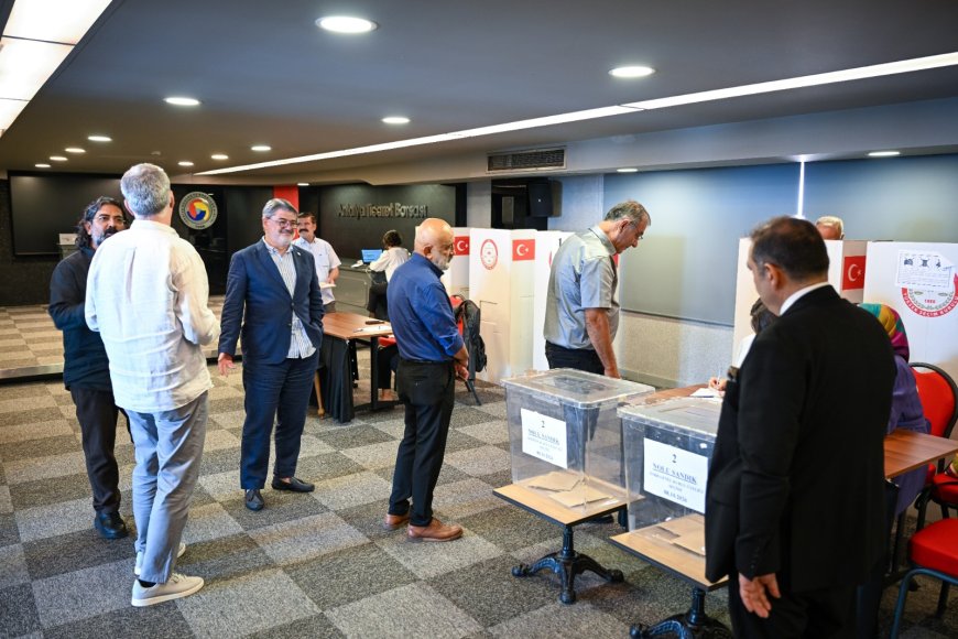 Antalya Ticaret Borsası’nda Ali Çandır yeniden başkan seçildi: Yeni yönetim belli oldu