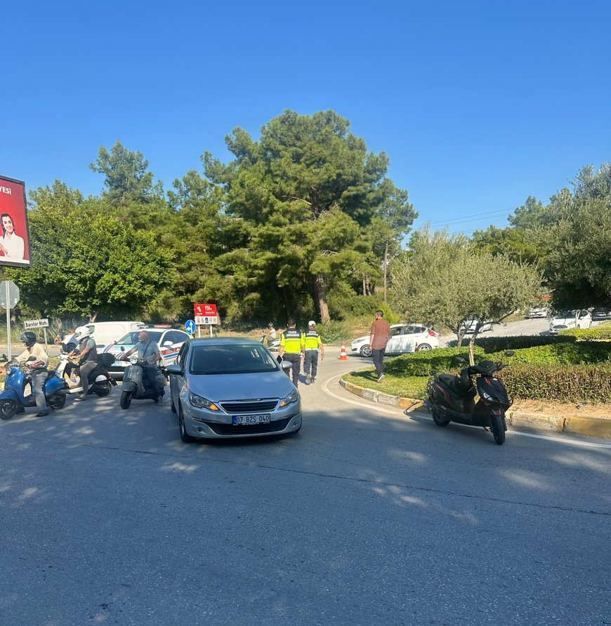 Manavgat’ta otomobil ile motosiklet çarpıştı: 1 yaralı