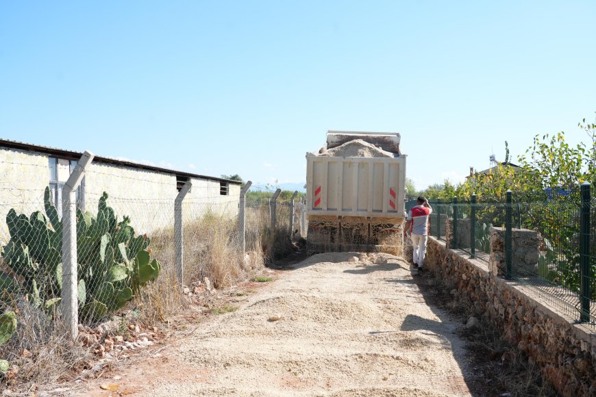 Kepez’de OSB bağlantısını güçlendiren yol hamlesi: 3 bin 150 metrelik asfalt çalışması başladı