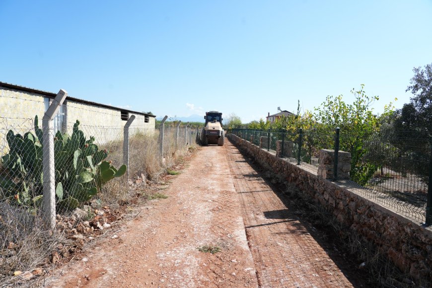 Kepez’de OSB bağlantısını güçlendiren yol hamlesi: 3 bin 150 metrelik asfalt çalışması başladı