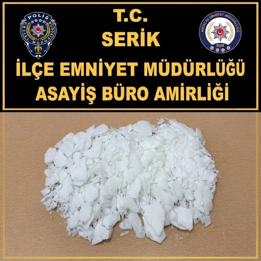 Antalya Serik’te motosikletin sepetinden 900 gram metamfetamin çıktı: 2 şüpheli tutuklandı