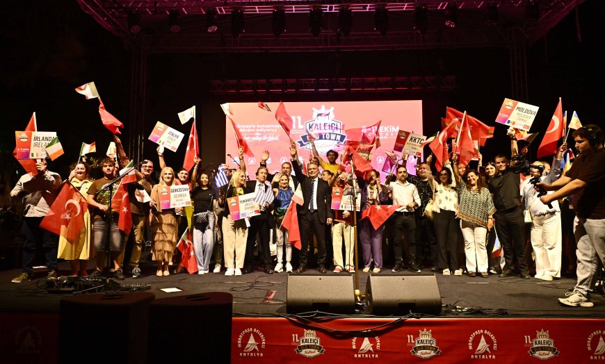 Antalya Kaleiçi’nde festival coşkusu: 15 ülkeden 20 şehir tarihi sokaklarda buluştu