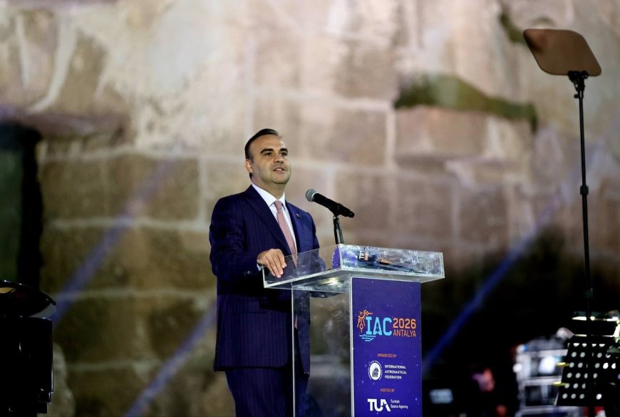 Antalya'da tarihi uzay kongresi sona erdi: IAC 2026 bayrağı Polonya'ya devredildi