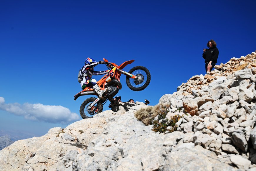 Kemer'de nefes kesen Sea To Sky finali: 2 bin 365 metrelik zirvenin şampiyonu belli oldu