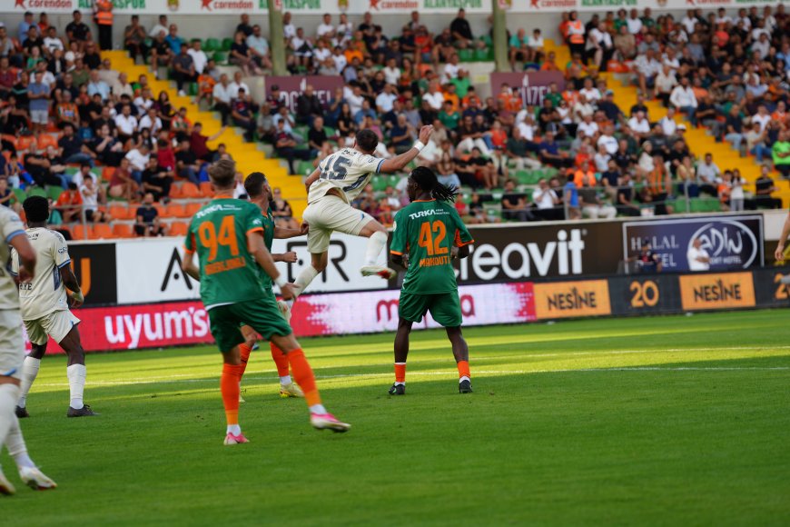 Alanyaspor evinde Erzurumspor FK'yi geçemedi: Oba'da gol sesi çıkmadı