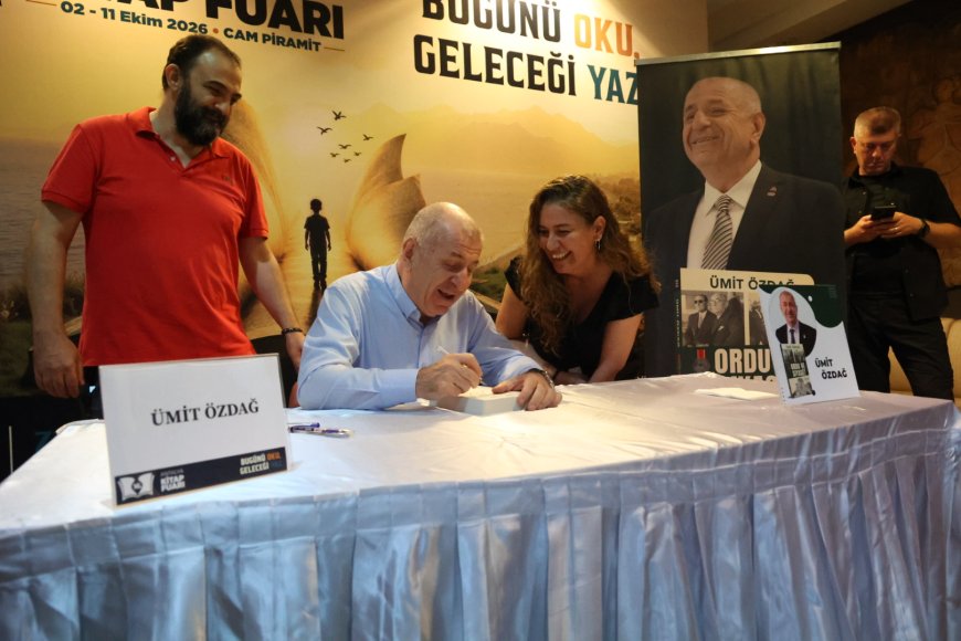 Antalya Kitap Fuarı'nda 67 yazarla imza günü yoğunluğu: Ziyaretçi rekoru bekleniyor