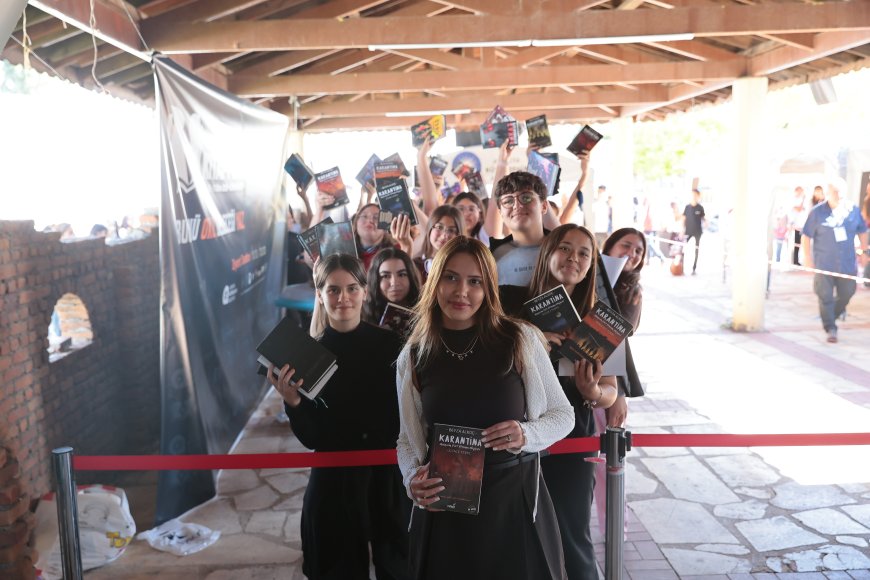 Antalya Kitap Fuarı'nda 67 yazarla imza günü yoğunluğu: Ziyaretçi rekoru bekleniyor