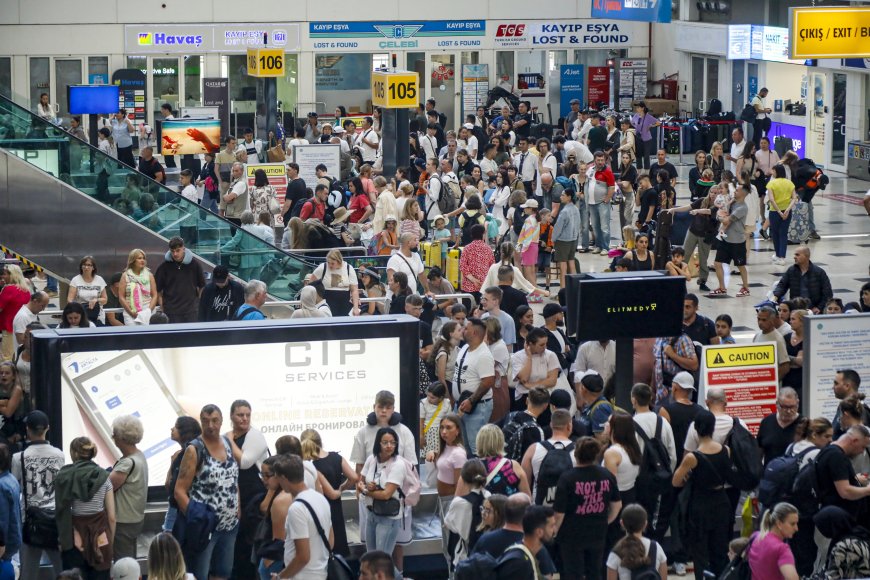Antalya turizminde 12,4 milyon turist: Rusya yükseldi, Almanya ve İngiltere'de büyük kayıp