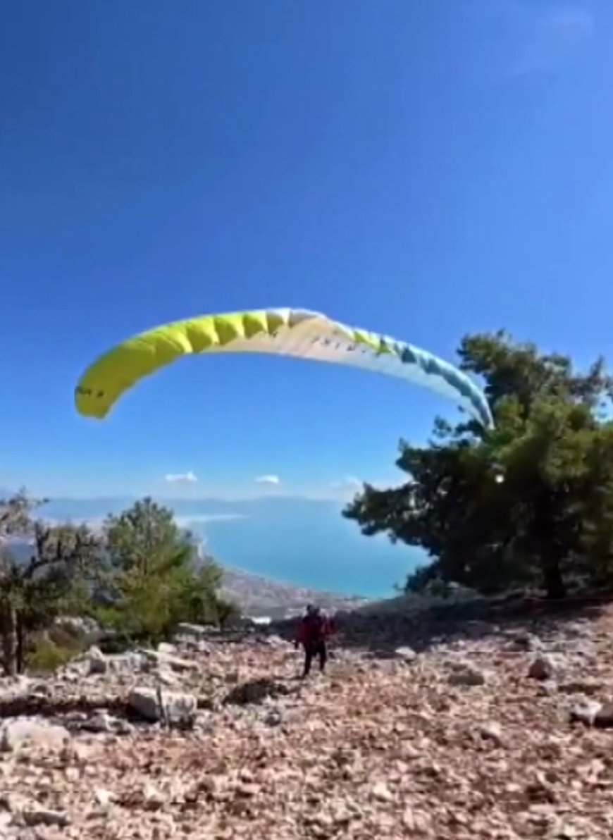 Antalya Finike'de bir ilk: 1100 metreden yamaç paraşütüyle havalandı
