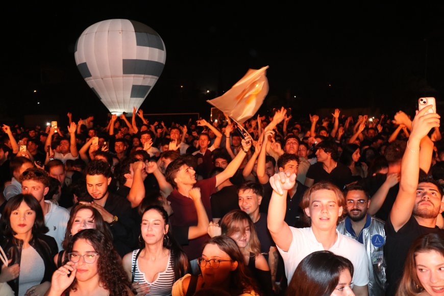 Antalya'da Sıfır 7 Fest'e görkemli final: Burak Yeter konseri ve dron gösterisi