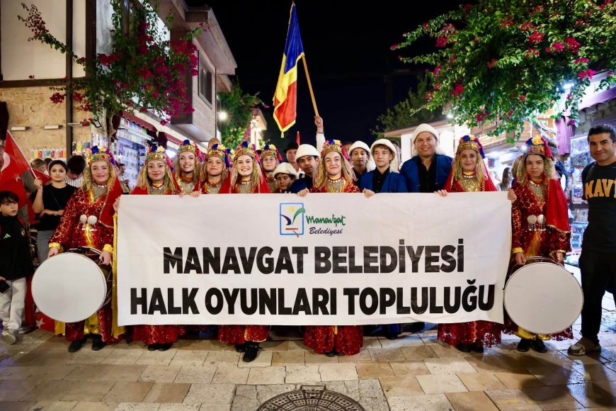 Antalya'da tarihi Side'de kültür şöleni! 10. Uluslararası Halk Dansları Festivali başladı