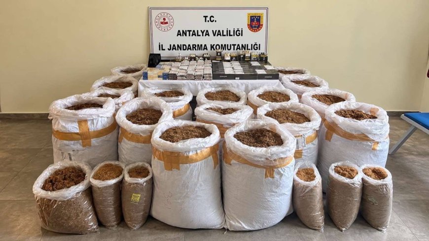 Antalya'da kaçak tütün operasyonu! 750 kilo tütün ve binlerce makaron ele geçirildi