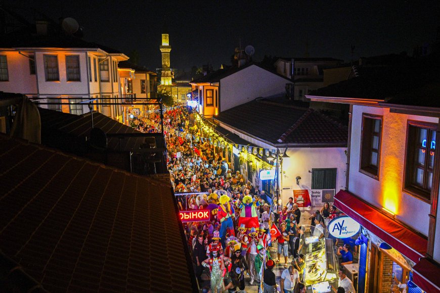 Antalya Kaleiçi'nde 15 ülkeden 20 şehir buluştu! 11. Old Town Festivali sona erdi