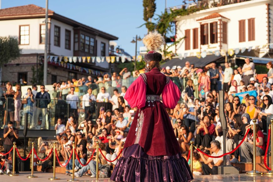 Antalya Kaleiçi'nde 15 ülkeden 20 şehir buluştu! 11. Old Town Festivali sona erdi
