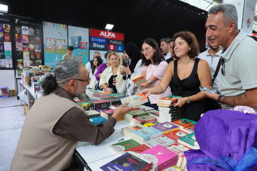 Antalya Kitap Fuarı'nda tarihi rekor! 1 milyon 173 bin ziyaretçi, 2027 tarihi açıklandı