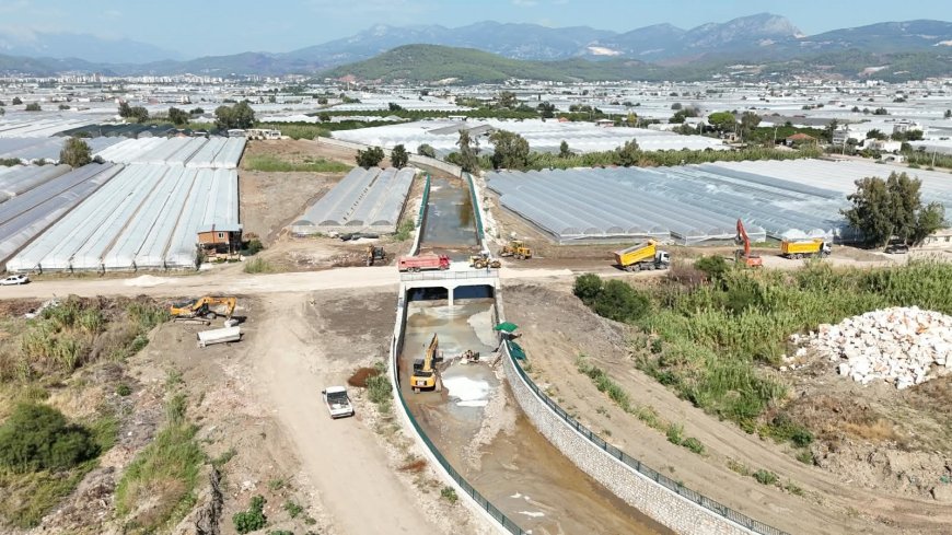Antalya'da sel felaketlerine karşı 400 milyon TL'lik dev proje! Üleşik Deresi denizle buluşacak