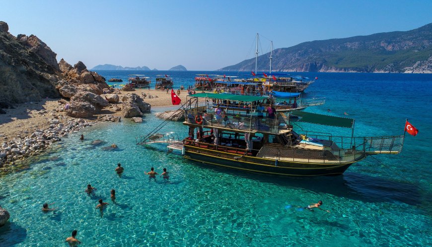 Antalya turizminde yeni dönem! AKTOB Başkanı Kavaloğlu 2027 hedeflerini açıkladı