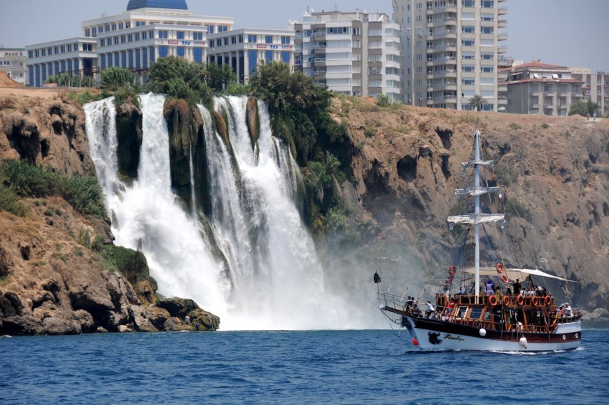 Antalya turizminde yeni dönem! AKTOB Başkanı Kavaloğlu 2027 hedeflerini açıkladı